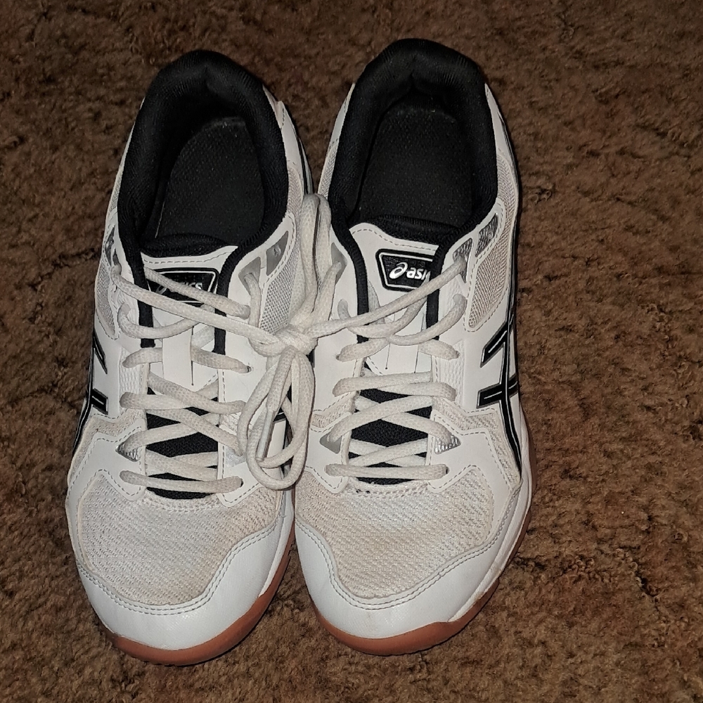 ASICS Gel rocket women's size  8 White and Black Sports Sneakers
